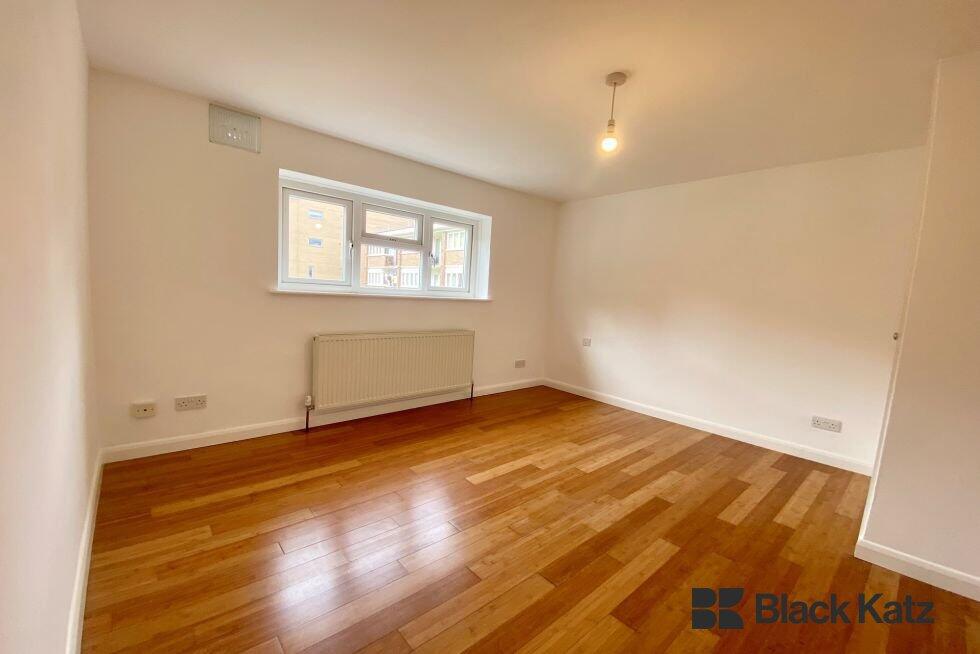 3 bed Detached for rent in Camberwell. From Black Katz - London Bridge