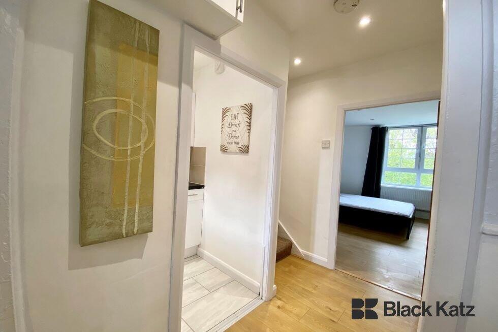 3 bed 1st Floor Flat for rent in Bermondsey. From Black Katz - London Bridge
