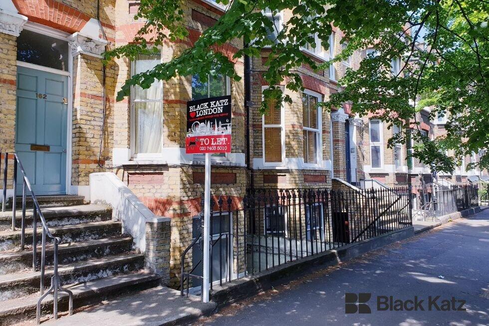 1 bed 1st Floor Flat for rent in Bermondsey. From Black Katz - London Bridge 1 bed 1st Floor Flat for rent in Bermondsey. From Black Katz - London Bridge