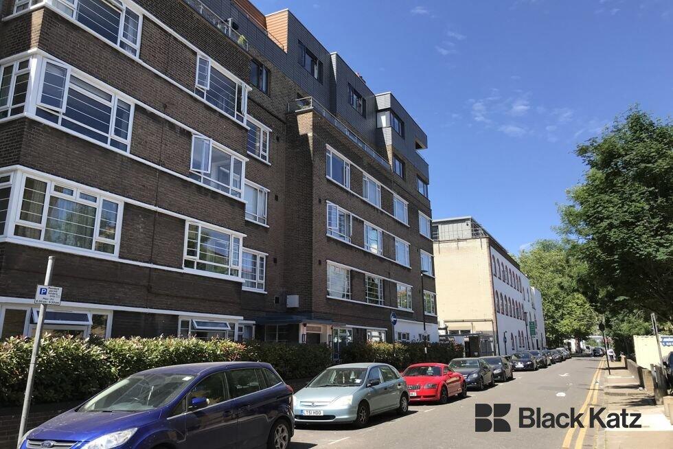 3 bed 1st Floor Flat for rent in Stepney. From Black Katz - London Bridge