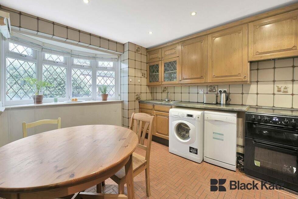 3 bed Detached for rent in Bermondsey. From Black Katz - London Bridge