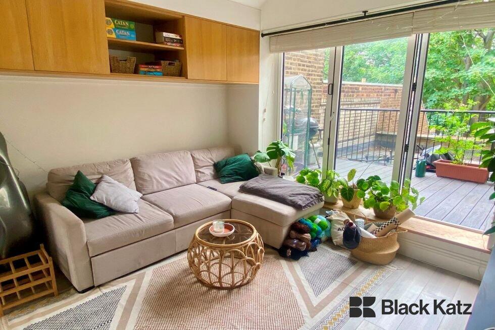2 bed 1st Floor Flat for rent in Deptford. From Black Katz - London Bridge