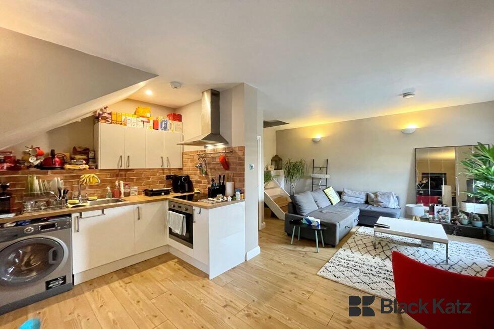 1 bed 1st Floor Flat for rent in Clapham. From Black Katz - London Bridge 1 bed 1st Floor Flat for rent in Clapham. From Black Katz - London Bridge