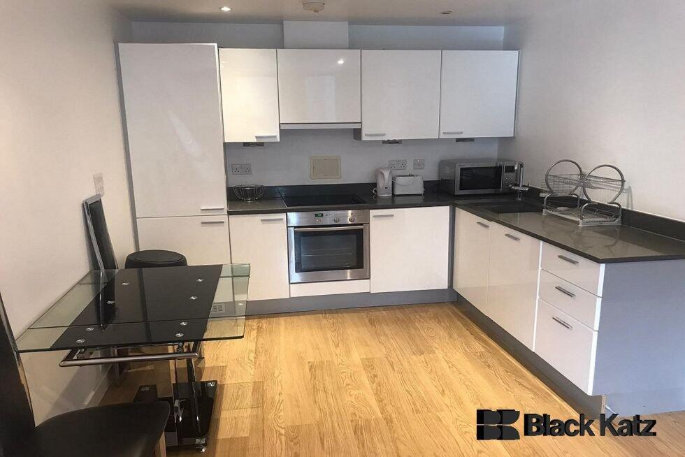 2 bed 1st Floor Flat for rent in Bermondsey. From Black Katz - London Bridge 2 bed 1st Floor Flat for rent in Bermondsey. From Black Katz - London Bridge