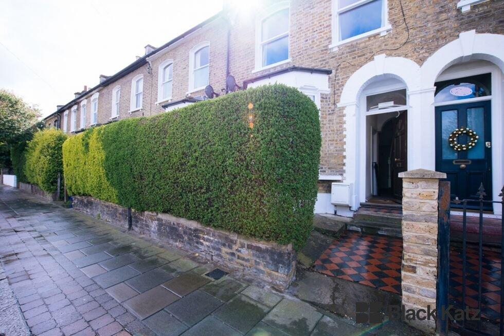 5 bed Mid Terraced House for rent in Deptford. From Black Katz - London Bridge 5 bed Mid Terraced House for rent in Deptford. From Black Katz - London Bridge