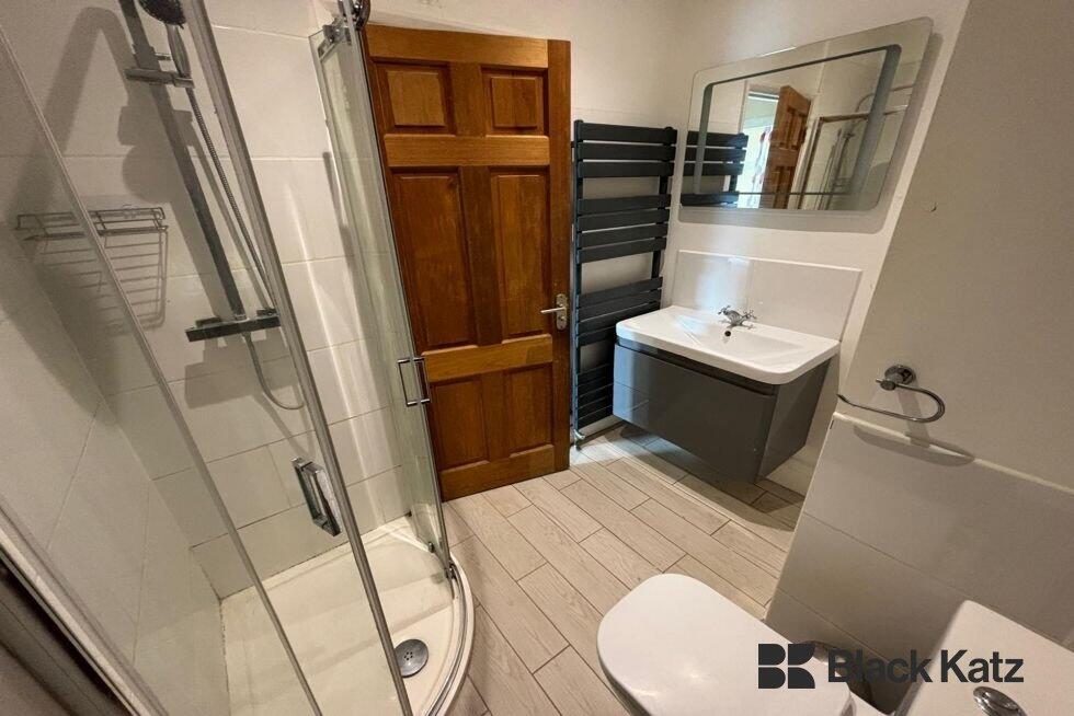 4 bed Mid Terraced House for rent in Bermondsey. From Black Katz - London Bridge 4 bed Mid Terraced House for rent in Bermondsey. From Black Katz - London Bridge
