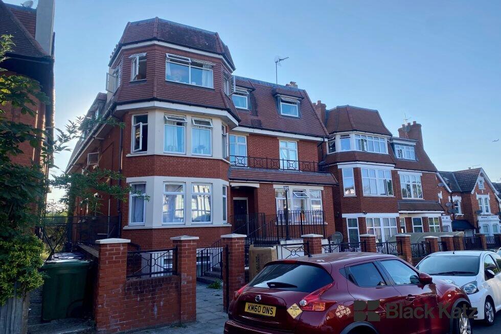 1 bed 1st Floor Flat for rent in Streatham. From Black Katz - London Bridge
