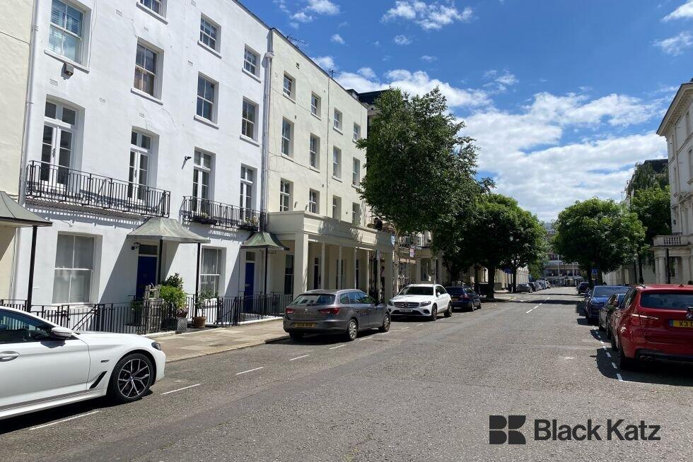 3 bed 1st Floor Flat for rent in Chelsea. From Black Katz - London Bridge