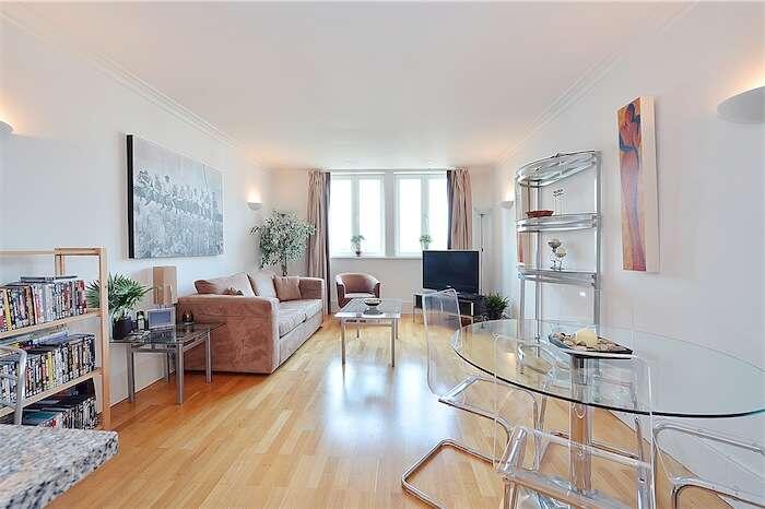 1 bed 1st Floor Flat for rent in Chelsea. From Susan Metcalfe Residential