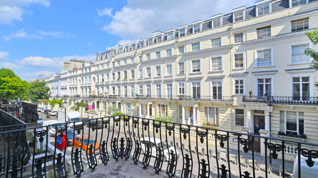 1 bed 1st Floor Flat for rent in London. From Susan Metcalfe Residential