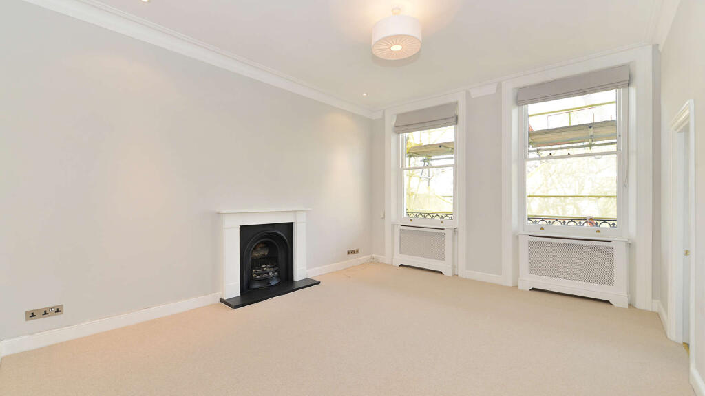 2 bed 1st Floor Flat for rent in London. From Susan Metcalfe Residential