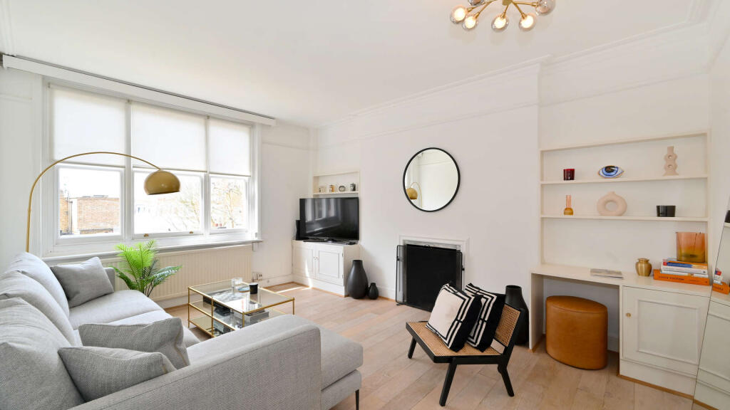 2 bed 1st Floor Flat for rent in London. From Susan Metcalfe Residential