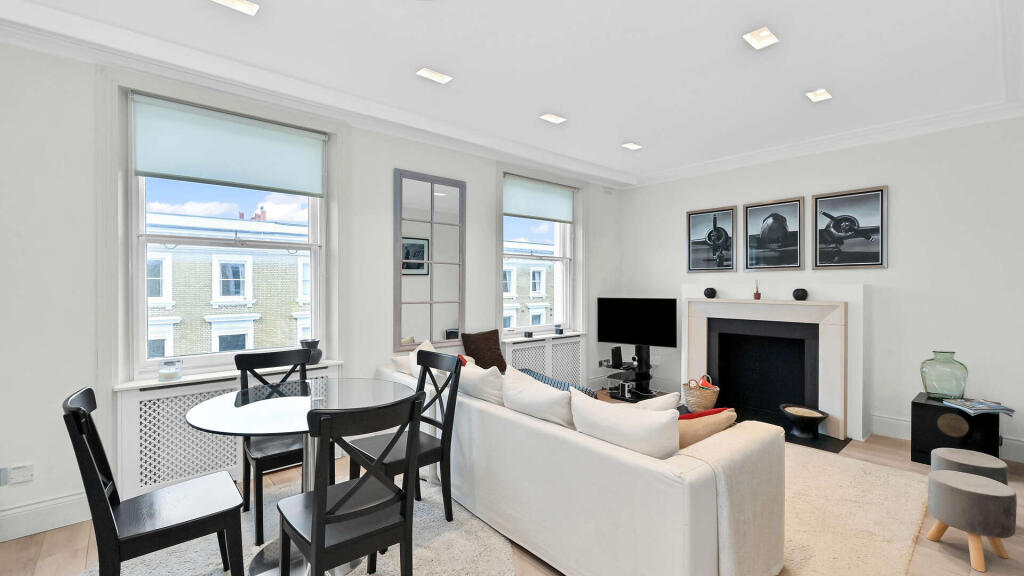 2 bed 1st Floor Flat for rent in London. From Susan Metcalfe Residential