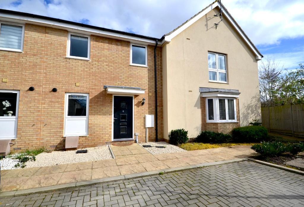 3 bed Mid Terraced House for rent in . From King Estate Agents - Milton Keynes