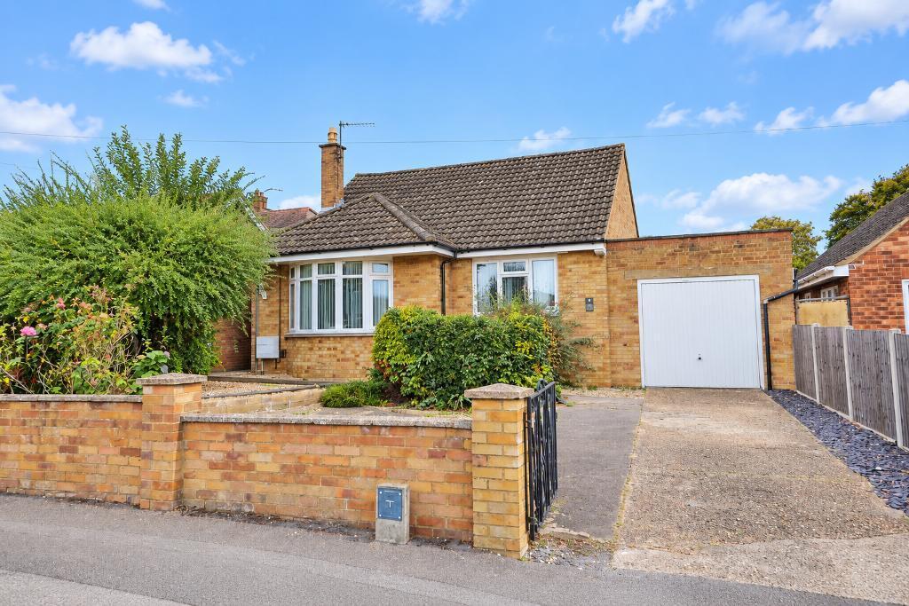 2 bed Detached bungalow for rent in Bletchley. From King Estate Agents - Milton Keynes