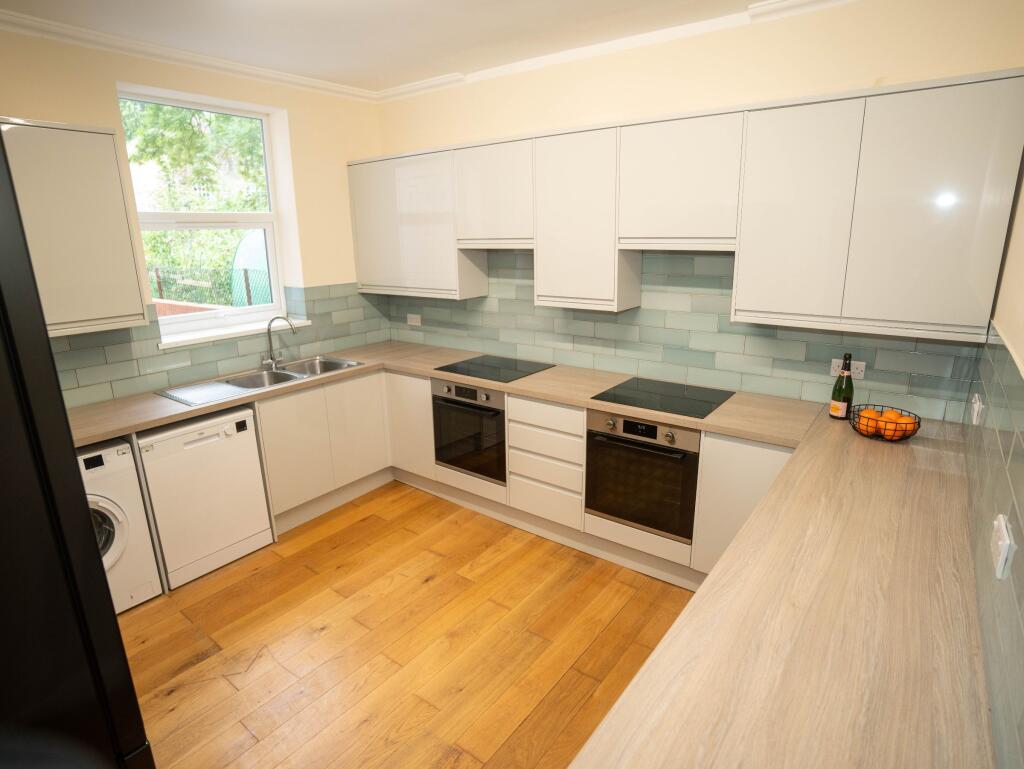 8 bed House Share for rent in Sheffield. From Dove Properties - Sheffield