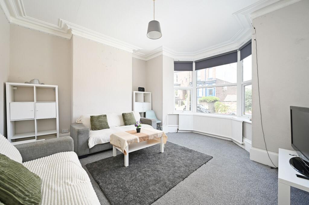 5 bed House Share for rent in Long Line. From Dove Properties - Sheffield