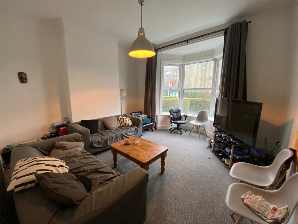 5 bed House Share for rent in Long Line. From Dove Properties - Sheffield