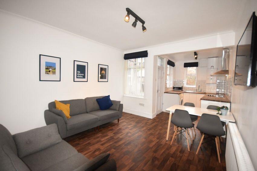 5 bed House Share for rent in Long Line. From Dove Properties - Sheffield
