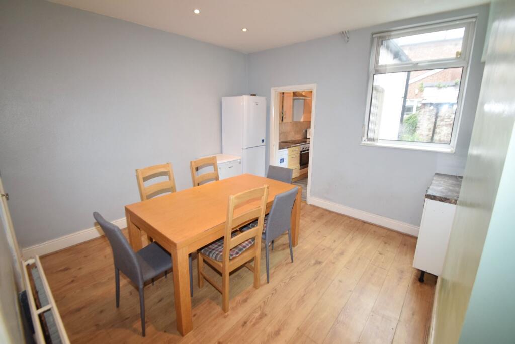 3 bed House Share for rent in Long Line. From Dove Properties - Sheffield