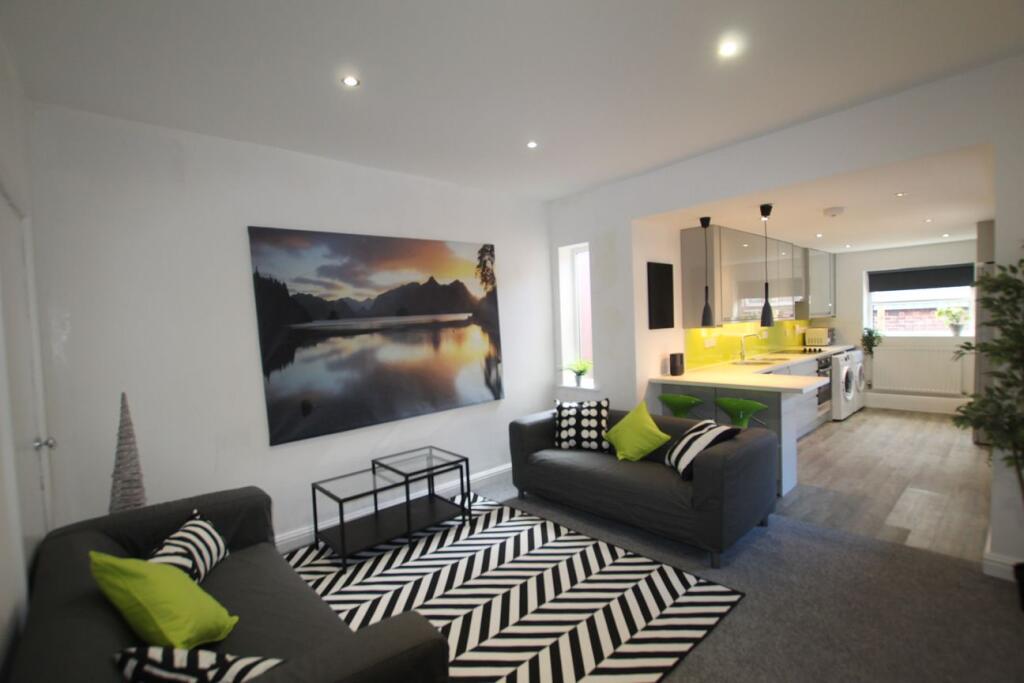 6 bed House Share for rent in Long Line. From Dove Properties - Sheffield