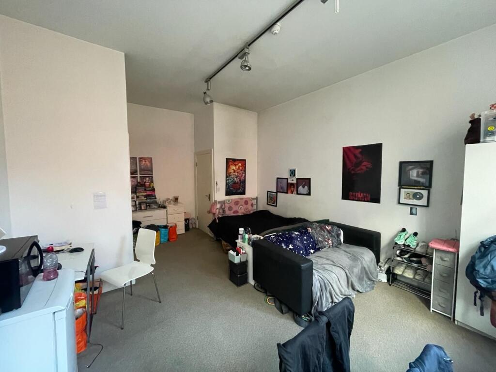 4 bed Studio for rent in Sheffield. From Dove Properties - Sheffield