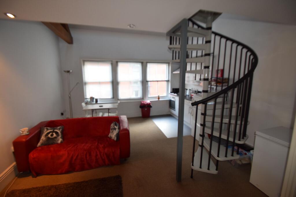 4 bed Studio for rent in Sheffield. From Dove Properties - Sheffield