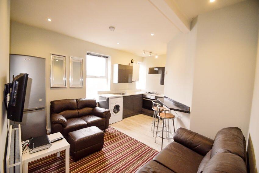 2 bed 1st Floor Flat for rent in Long Line. From Dove Properties - Sheffield