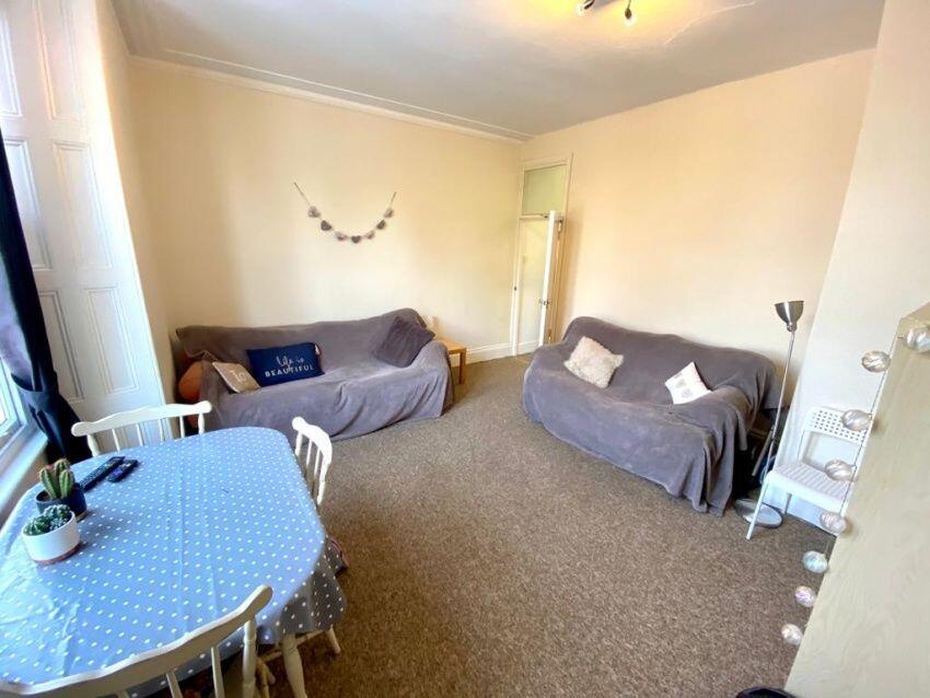 2 bed 1st Floor Flat for rent in Sheffield. From Dove Properties - Sheffield