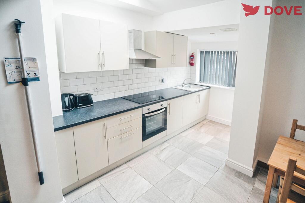4 bed House Share for rent in Long Line. From Dove Properties - Sheffield