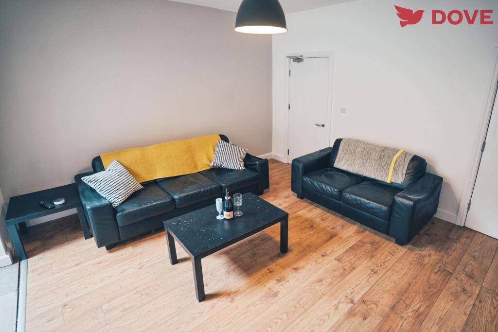 4 bed House Share for rent in Long Line. From Dove Properties - Sheffield