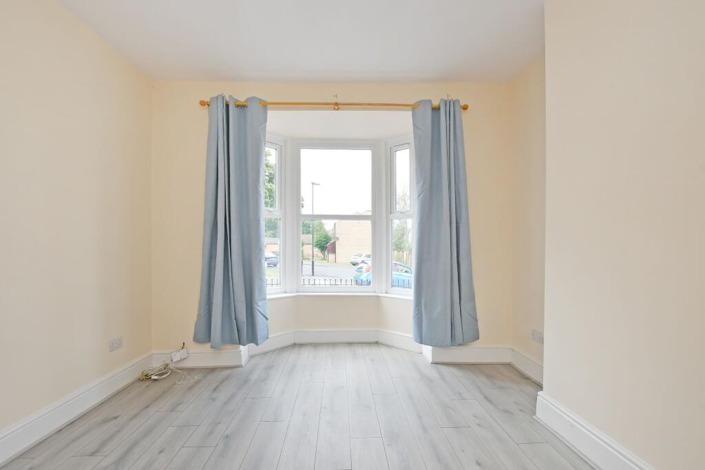 3 bed Mid Terraced House for rent in Sheffield. From Dove Properties - Sheffield