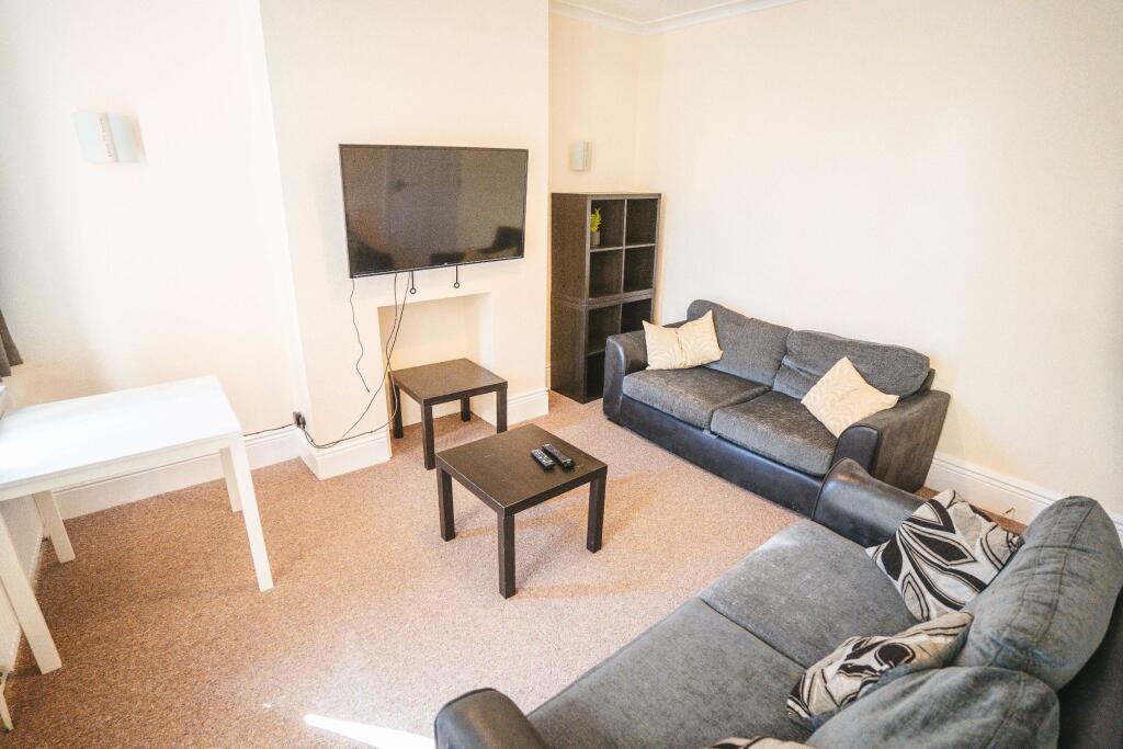 4 bed House Share for rent in Long Line. From Dove Properties - Sheffield