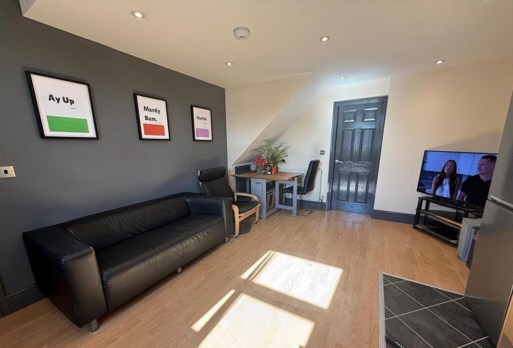 3 bed Mid Terraced House for rent in Sheffield. From Dove Properties - Sheffield