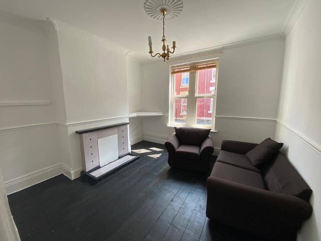 3 bed Mid Terraced House for rent in Sheffield. From Dove Properties - Sheffield