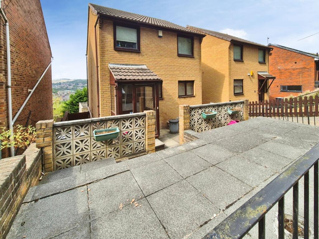 4 bed Detached for rent in Sheffield. From Dove Properties - Sheffield 4 bed Detached for rent in Sheffield. From Dove Properties - Sheffield