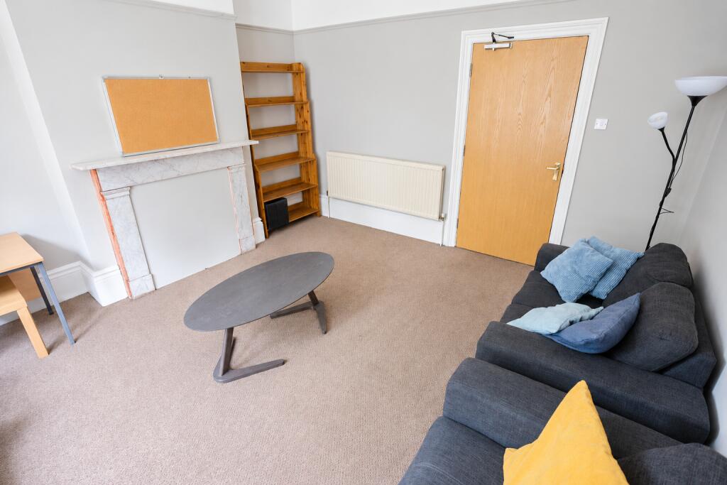 7 bed House Share for rent in Sheffield. From Dove Properties - Sheffield