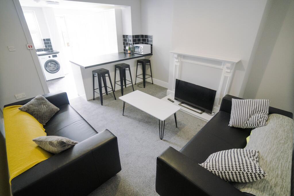 5 bed House Share for rent in Long Line. From Dove Properties - Sheffield