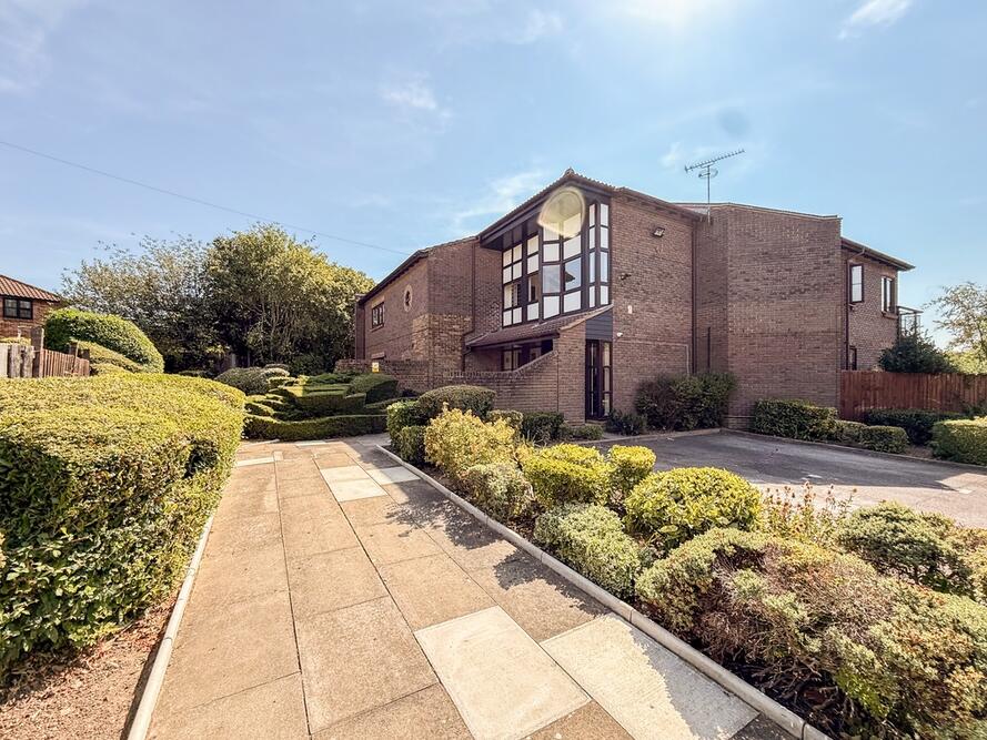 2 bed Apartment for rent in Bulphan. From Temme English - Basildon & Stanford le Hope - Lettings