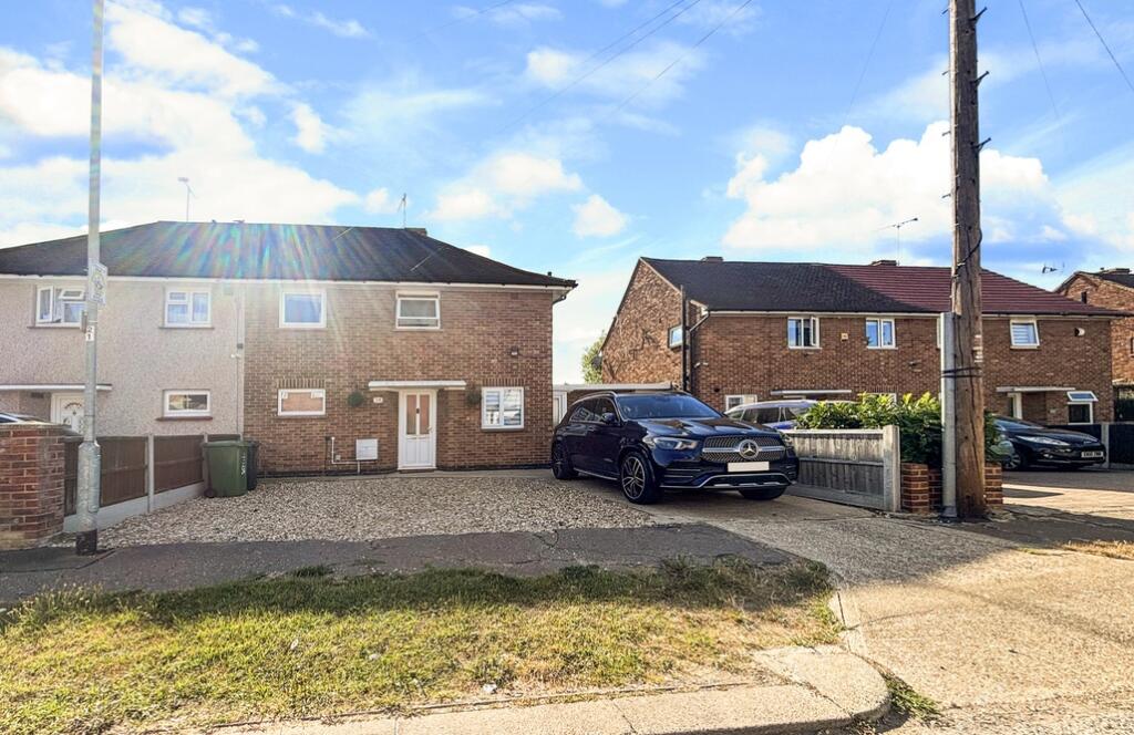 3 bed Semi Detached for rent in Bowers Gifford. From Temme English - Basildon & Stanford le Hope - Lettings
