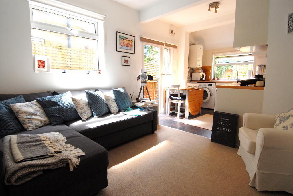 2 bed Annexe for rent in Wimbledon. From Tennison Property - Wimbledon
