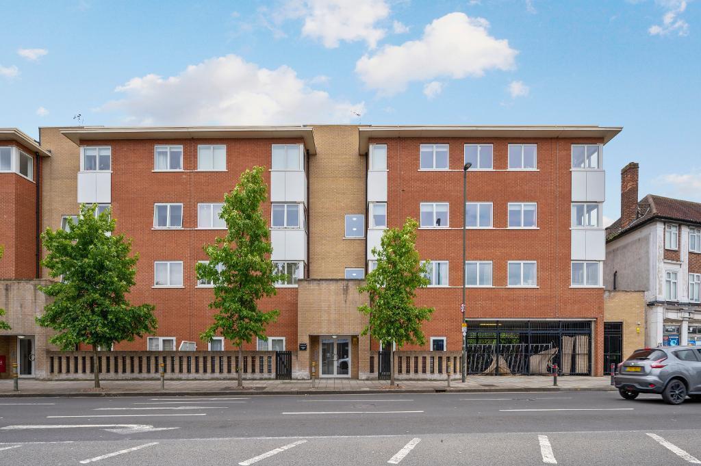 3 bed 1st Floor Flat for rent in New Malden. From Tennison Property - Wimbledon