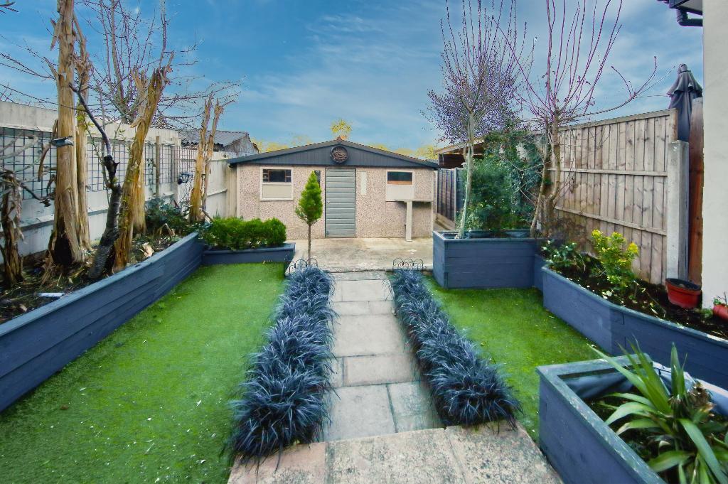 3 bed Mid Terraced House for rent in Mitcham. From Tennison Property - Wimbledon 3 bed Mid Terraced House for rent in Mitcham. From Tennison Property - Wimbledon
