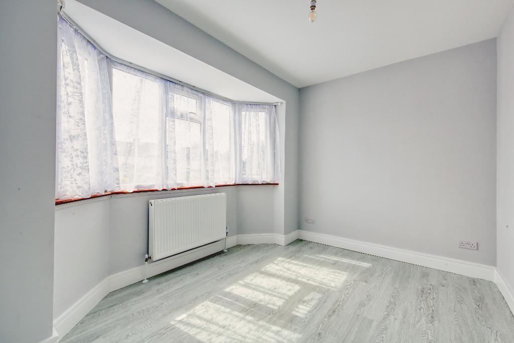 3 bed End of Terrace for rent in Worcester Park. From Tennison Property - Wimbledon 3 bed End of Terrace for rent in Worcester Park. From Tennison Property - Wimbledon