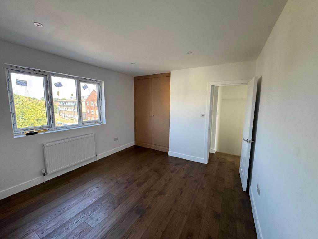3 bed 1st Floor Flat for rent in Worcester Park. From Tennison Property - Wimbledon 3 bed 1st Floor Flat for rent in Worcester Park. From Tennison Property - Wimbledon