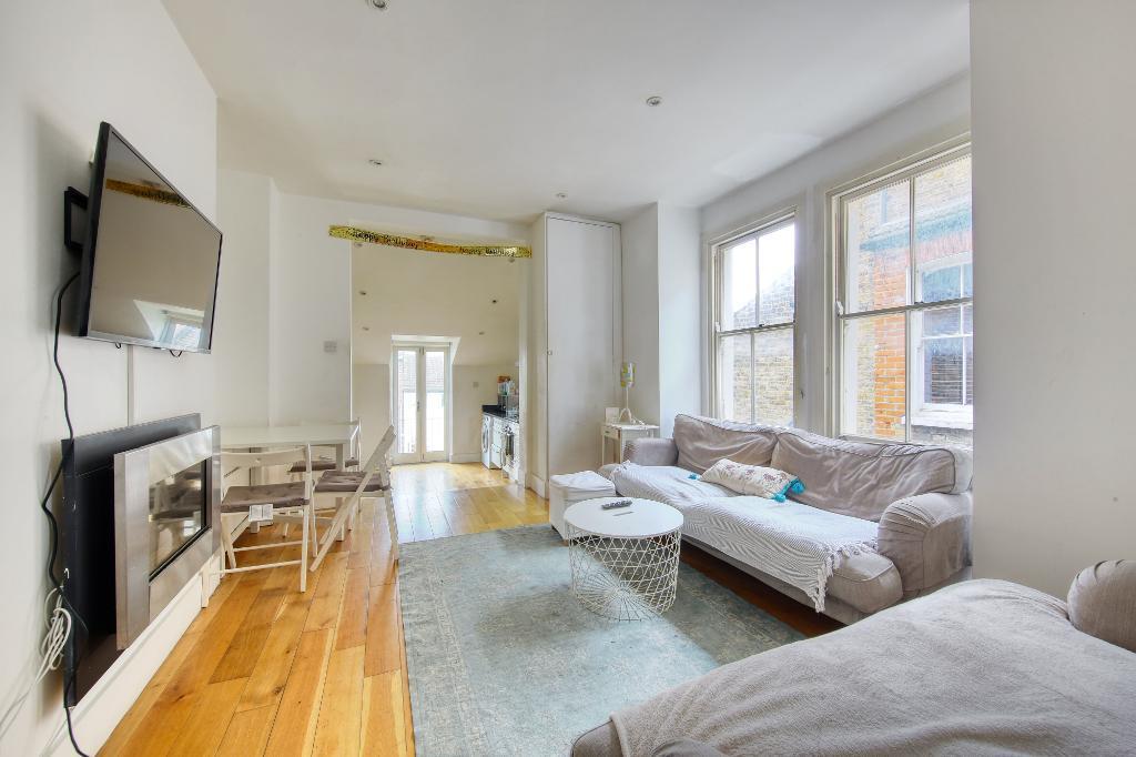 4 bed 1st Floor Flat for rent in Merton. From Tennison Property - Wimbledon 4 bed 1st Floor Flat for rent in Merton. From Tennison Property - Wimbledon