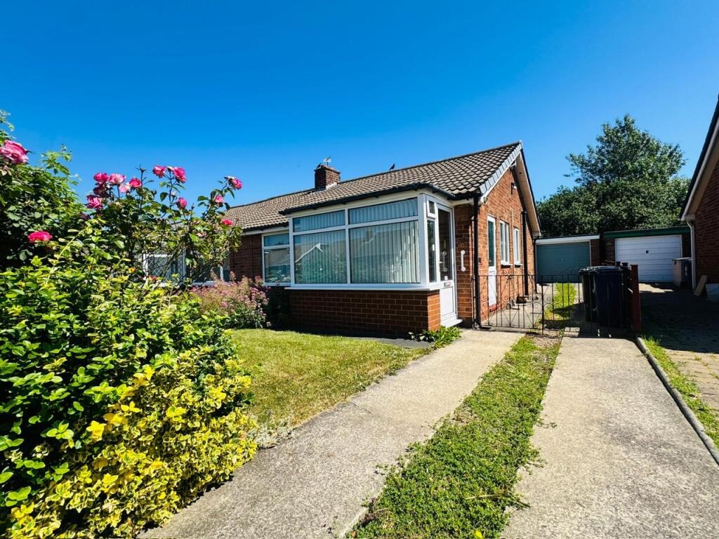 2 bed Semi-detached bungalow for rent in Redcar. From Kings Estate Agents - Redcar