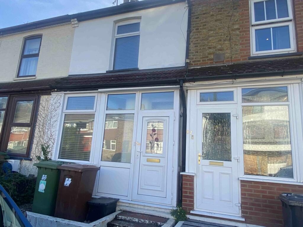 2 bed Mid Terraced House for rent in Bushey. From The Home Management Company