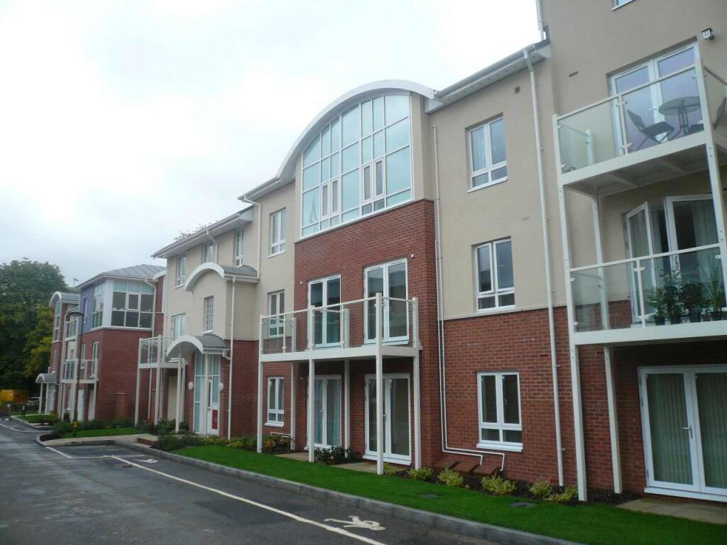 2 bed House (unspecified) for rent in Watford. From Home Management Ltd - Bushey