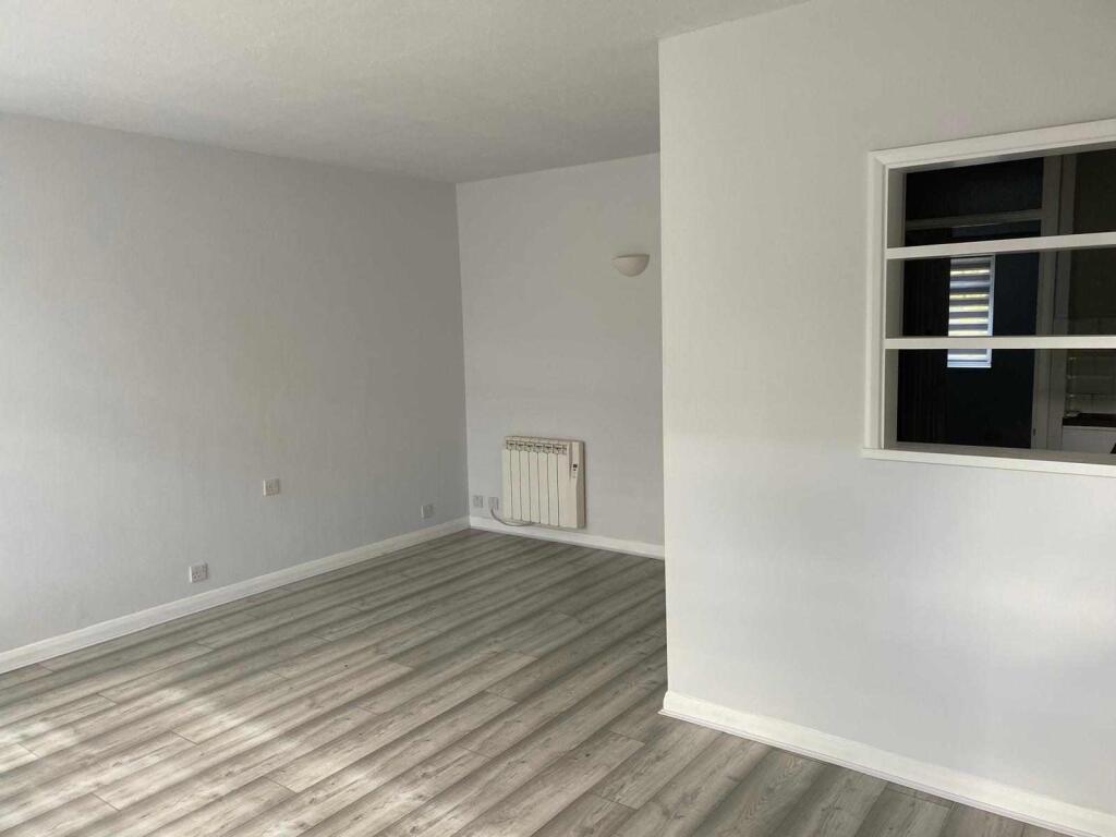 1 bed House (unspecified) for rent in Bushey. From Home Management Ltd - Bushey